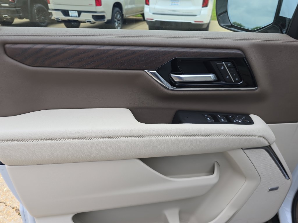 New 2026 GMC Yukon Denali w/ Denali Reserve Package RWD image 19