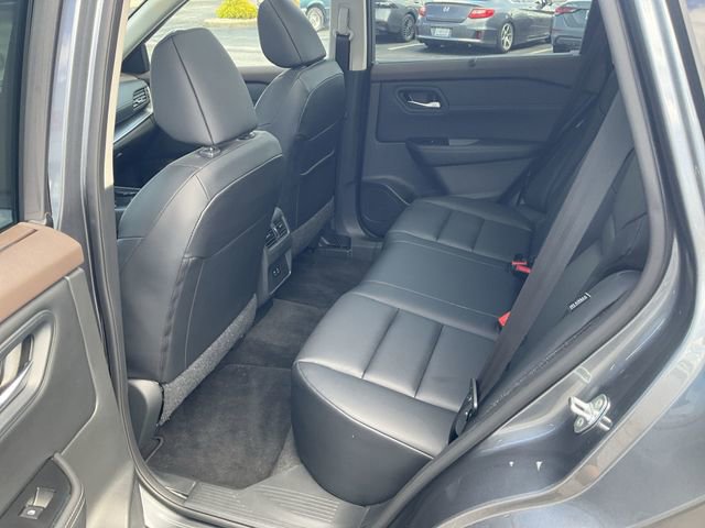 Used 2023 Nissan Rogue SV w/ SV Premium B Package image 13