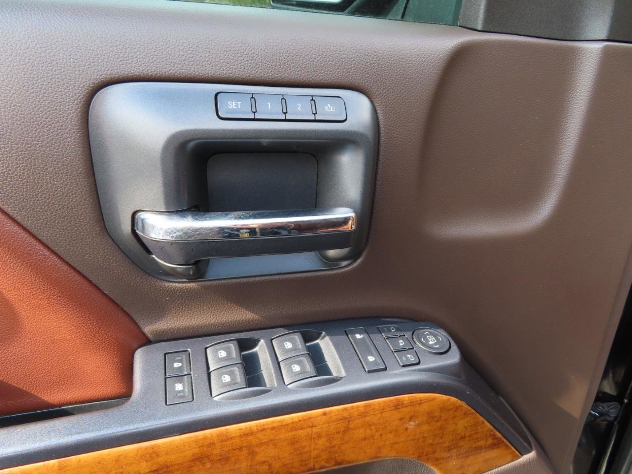 Used 2015 Chevrolet Silverado 2500 High Country w/ Duramax Plus Package AWD/4WD image 20