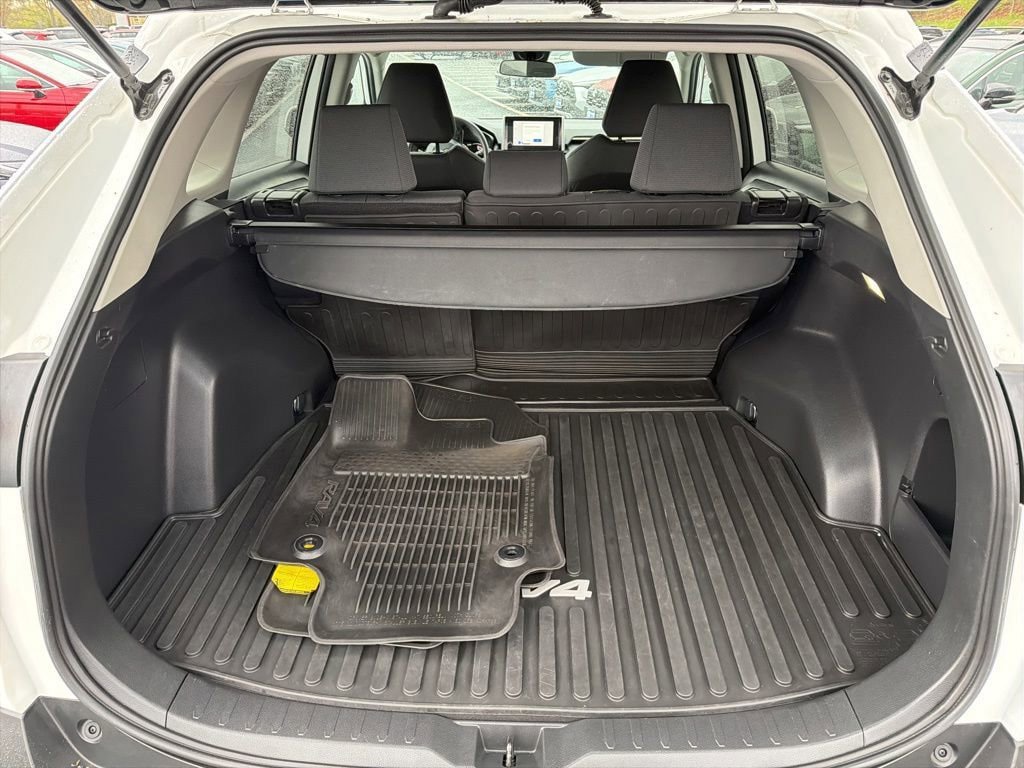 Certified 2025 Toyota RAV4 XLE AWD/4WD image 8