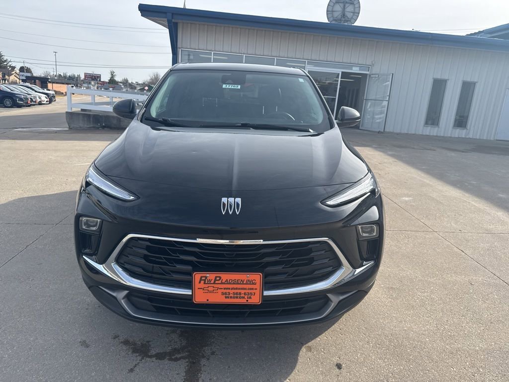 Used 2025 Buick Encore GX Preferred FWD image 2