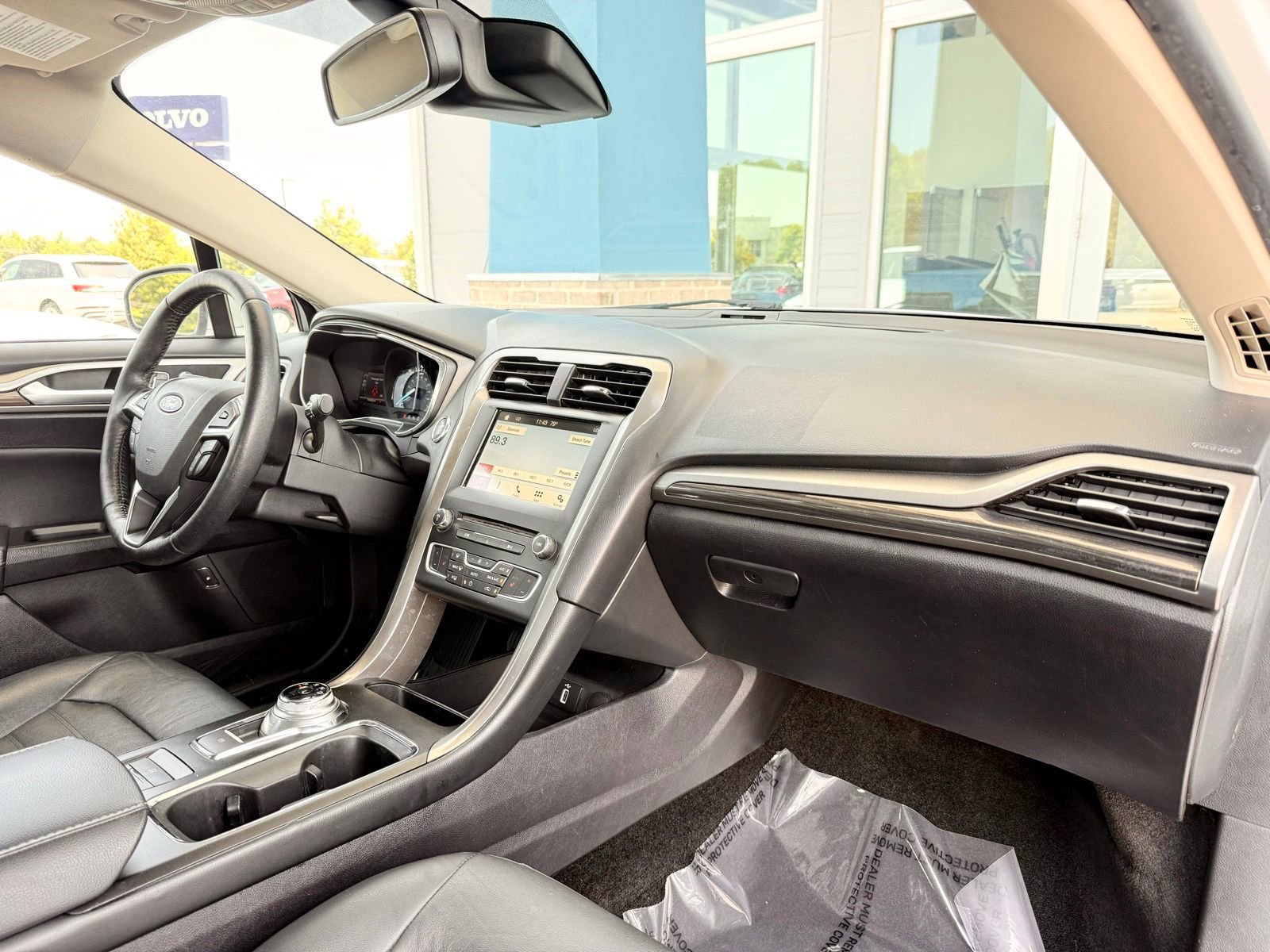 Used 2018 Ford Fusion SE w/ Equipment Group 602A FWD image 22