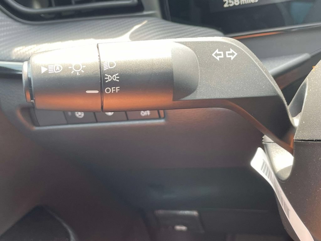 New 2026 Nissan Kicks SR w/ SR Premium Package FWD image 25