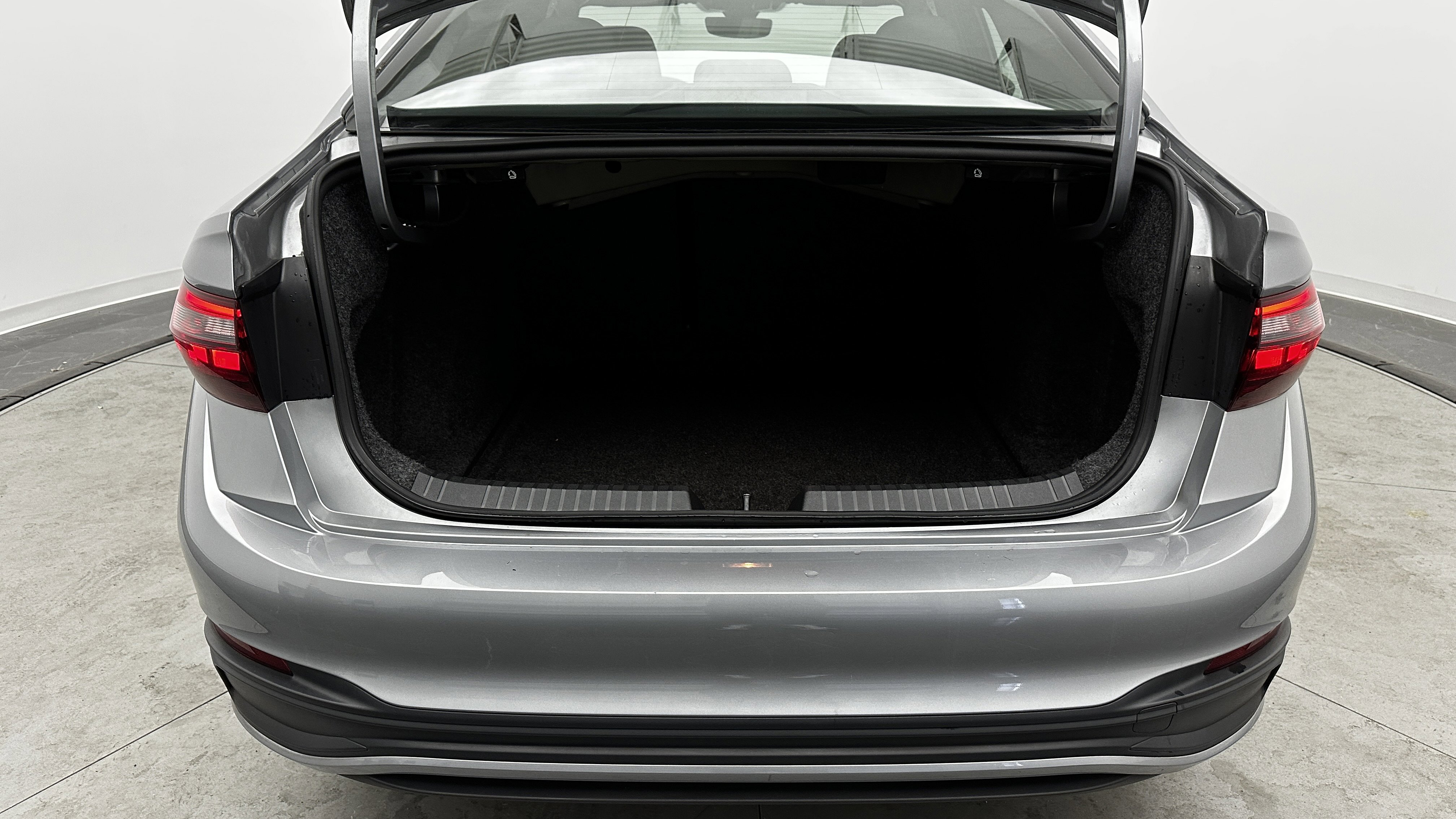 Used 2023 Volkswagen Jetta Sport image 26