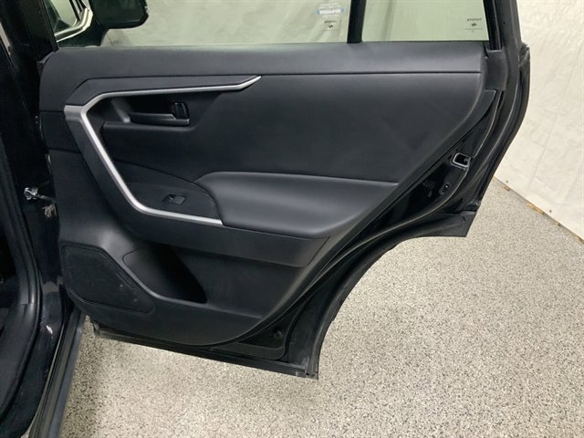 Used 2024 Toyota RAV4 LE AWD/4WD image 19