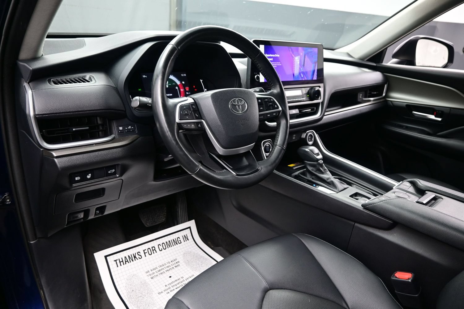 Used 2024 Toyota Grand Highlander AWD image 13