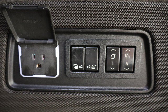 Used 2021 Cadillac Escalade Sport w/ Driver Assist Tech Package AWD/4WD image 43
