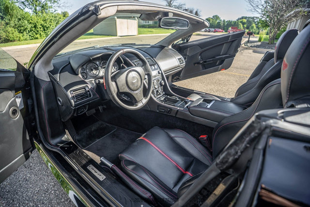 Used 2015 Aston Martin V8 Vantage GT RWD image 32