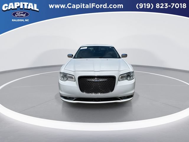 Used 2018 Chrysler 300 Limited w/ Safetytec Plus Group AWD/4WD image 3