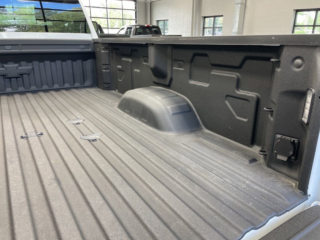 Used 2025 Chevrolet Silverado 2500 LT image 12