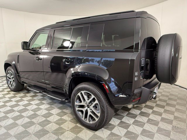 New 2026 Land Rover Defender 110 X-Dynamic SE AWD/4WD image 4