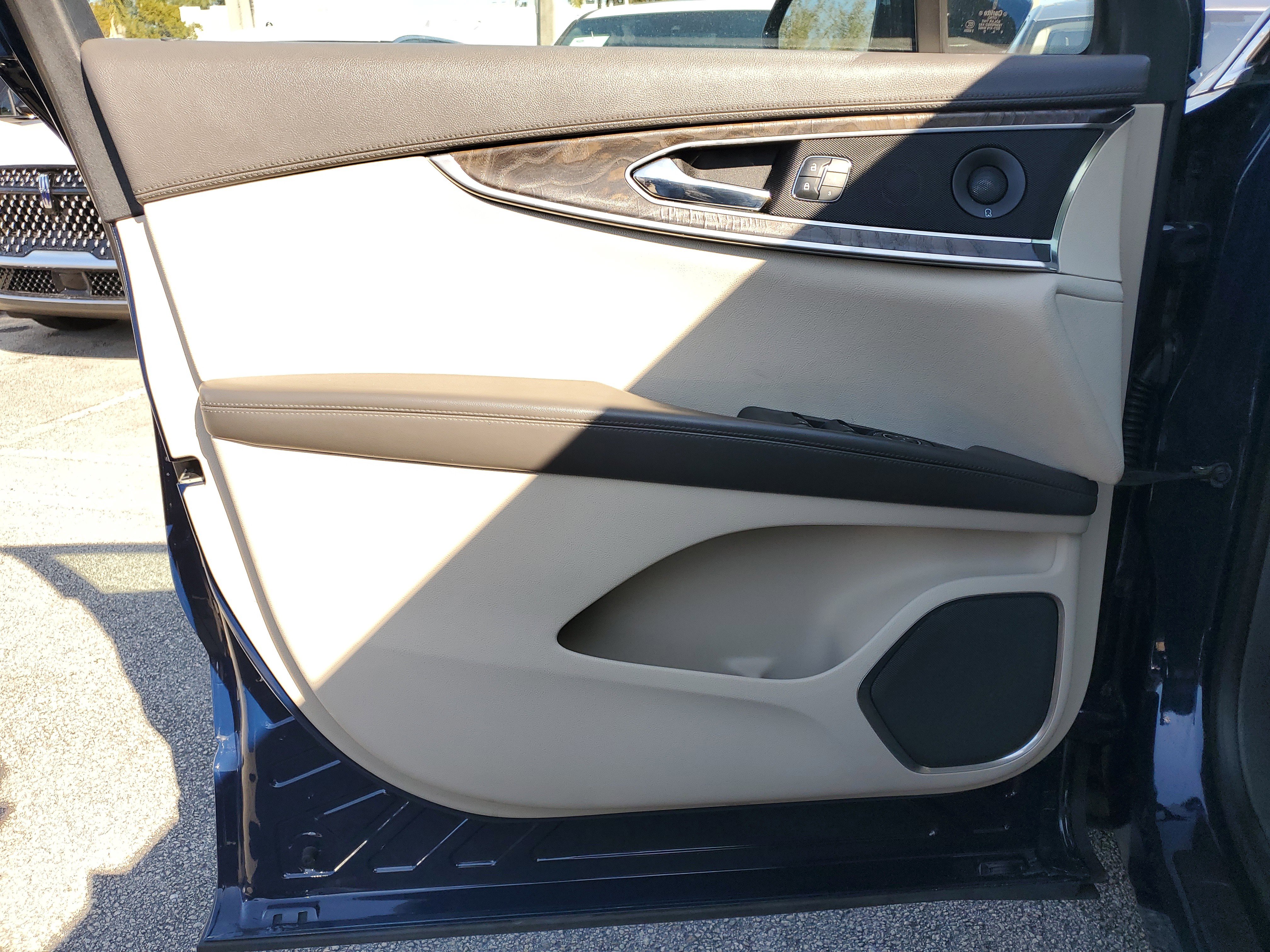 Certified 2019 Lincoln Nautilus Reserve image 14