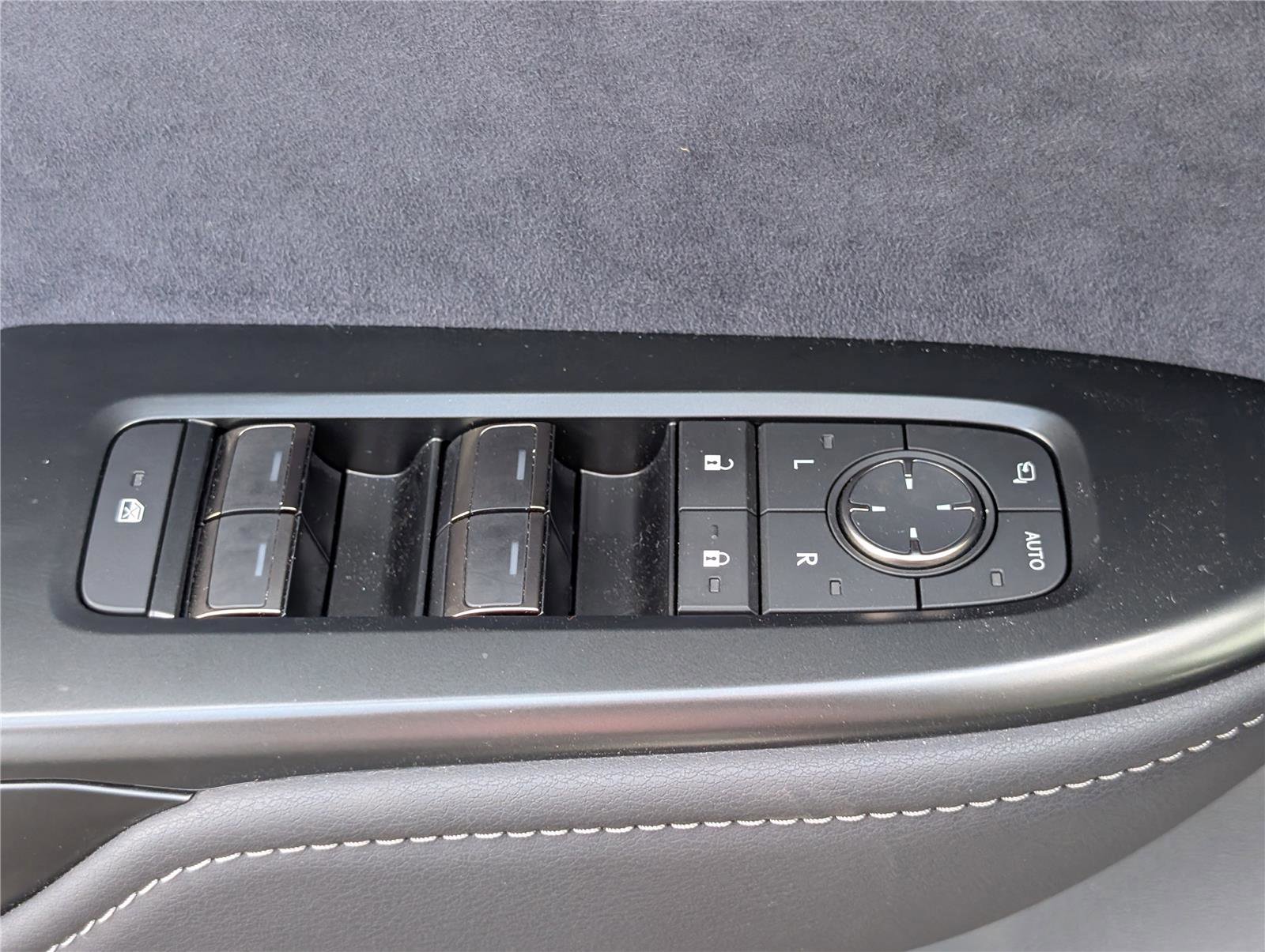 Used 2023 Lexus RZ 450e Premium w/ Accessory Package (2T) AWD/4WD image 21