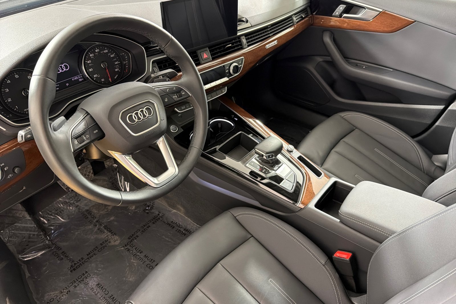 Used 2024 Audi A4 2.0T Premium w/ Convenience Package AWD/4WD image 9