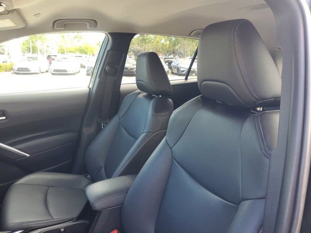 Used 2024 Toyota Corolla Cross XLE image 17