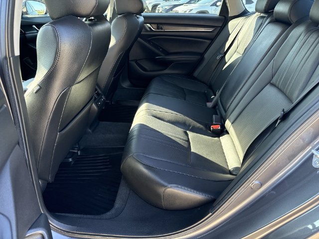 Used 2021 Honda Accord Touring image 16