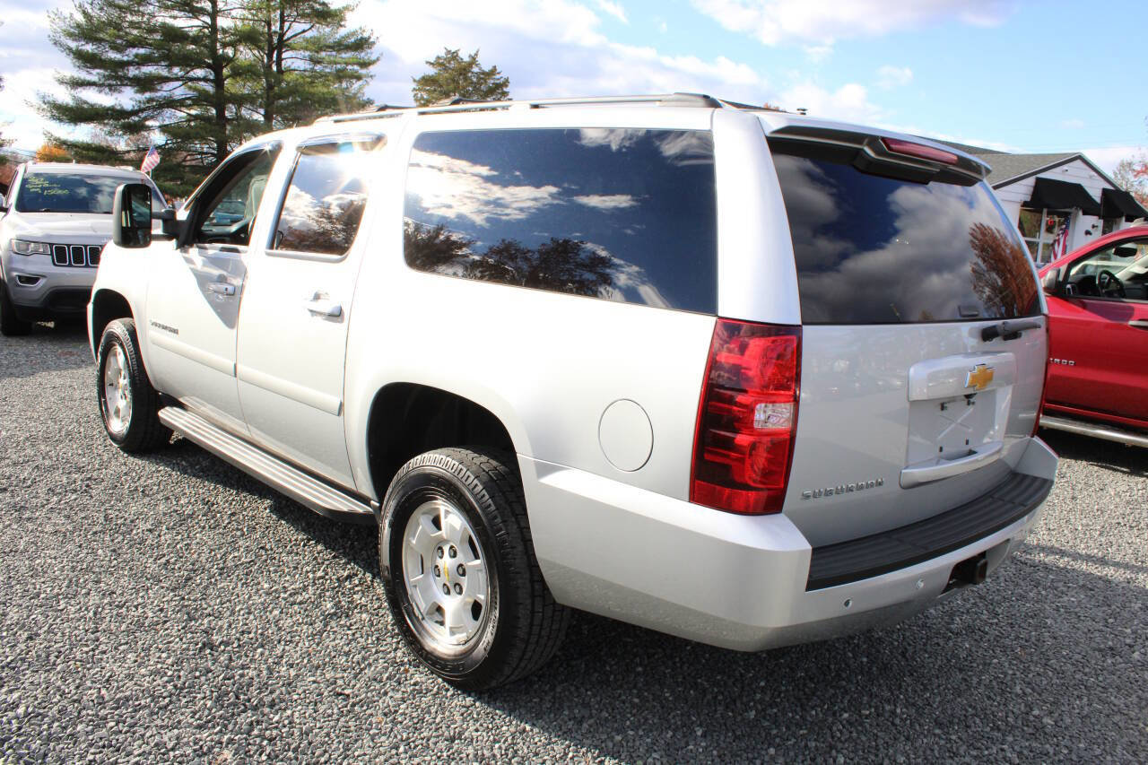 Used 2014 Chevrolet Suburban LS image 9