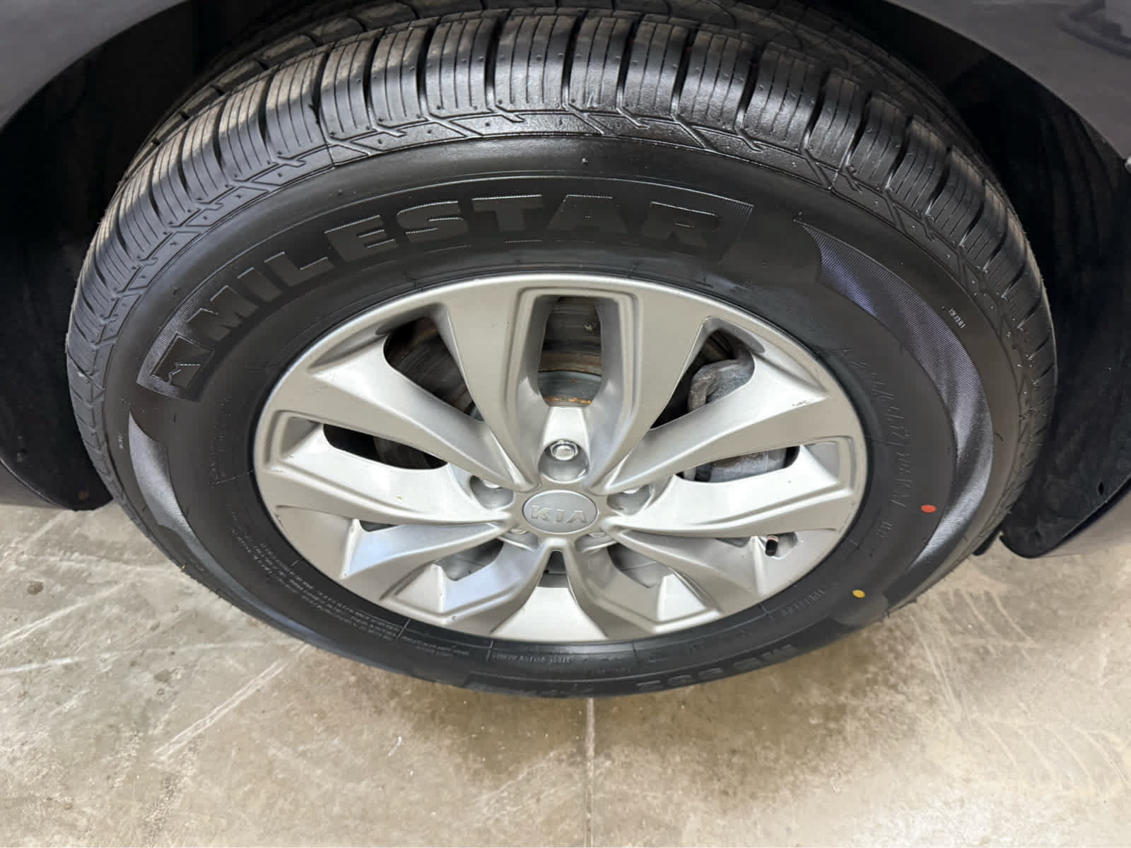 Used 2021 Kia Sedona LX FWD image 30