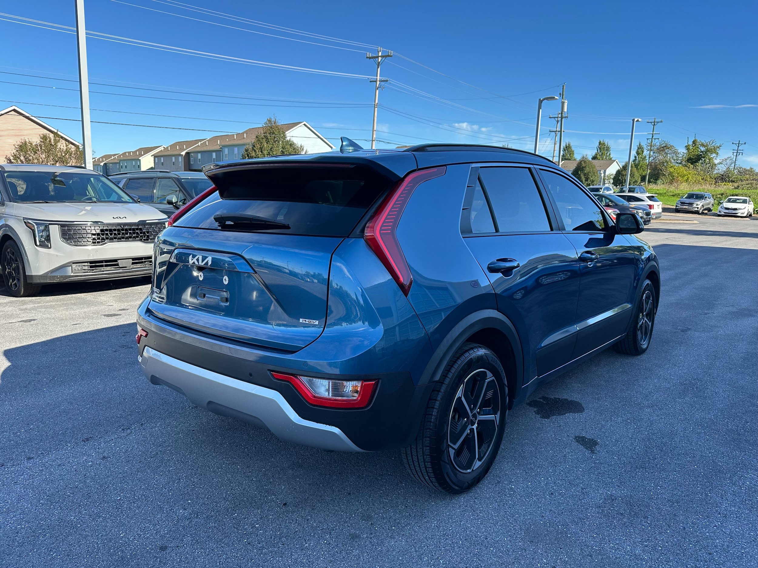 Used 2023 Kia Niro EX w/ EX Cold Weather Package FWD image 5