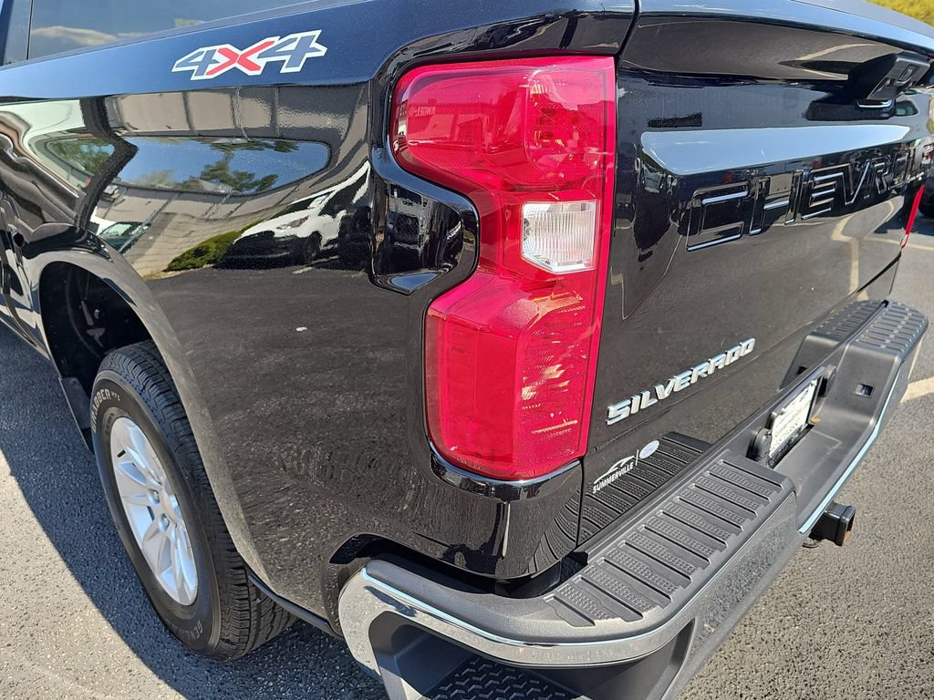 Used 2025 Chevrolet Silverado 1500 LT AWD/4WD image 37