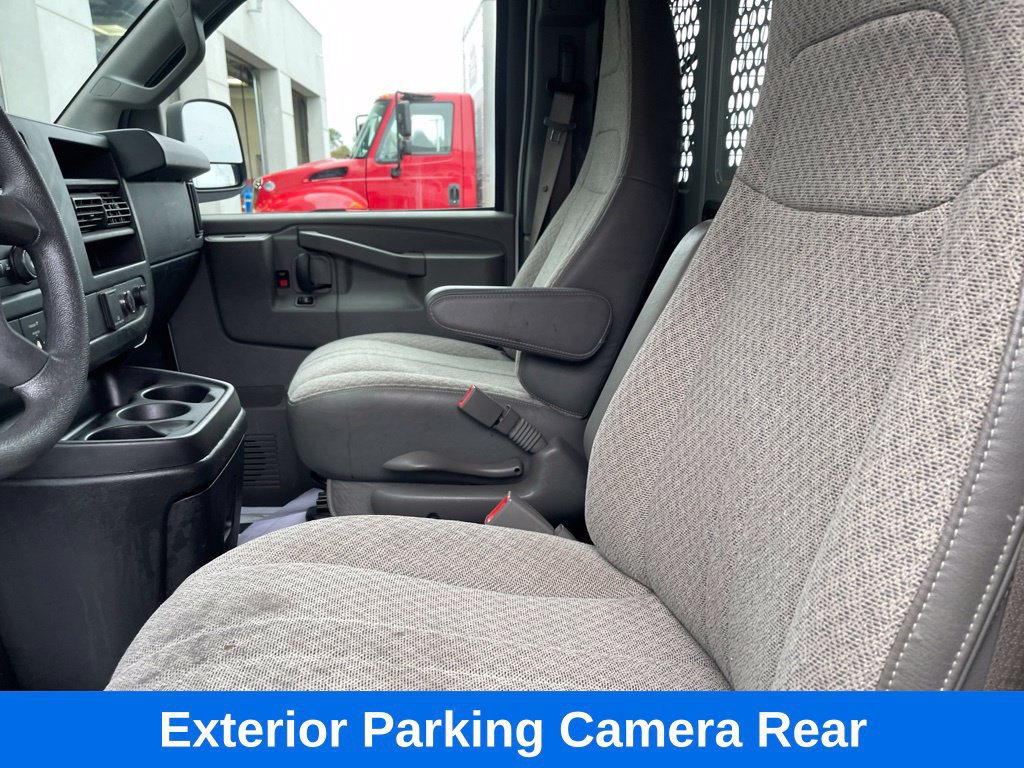 Used 2018 Chevrolet Express 2500 RWD image 13