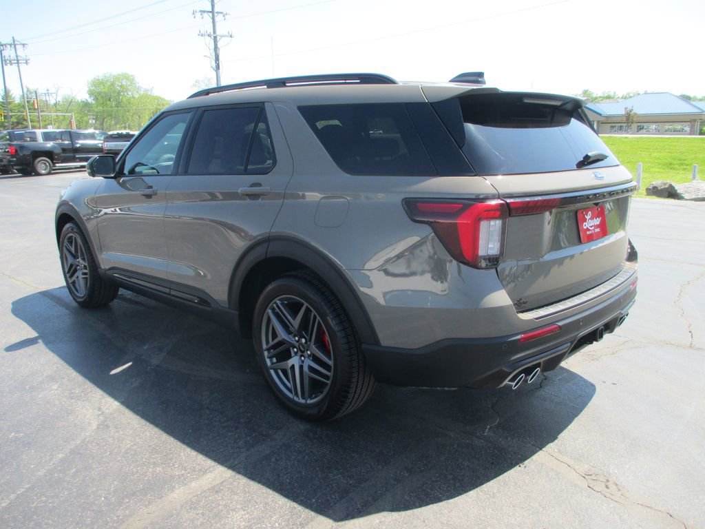 Used 2026 Ford Explorer ST w/ Sun And Sound Package image 8