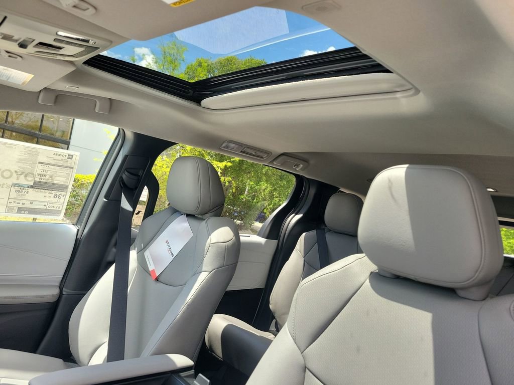 New 2026 Toyota Sienna XLE FWD image 20