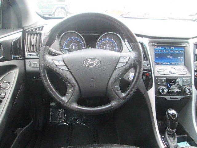 Used 2013 Hyundai Sonata Limited w/ Premium Pkg FWD image 14