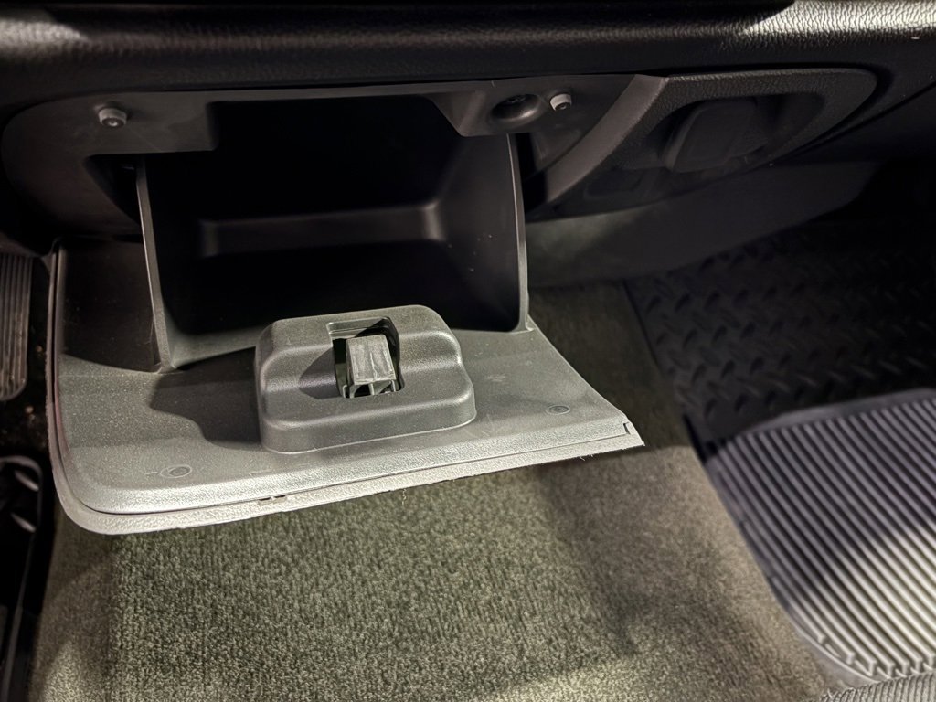 Used 2018 Chevrolet Silverado 1500 LT w/ LT Eassist Package image 17