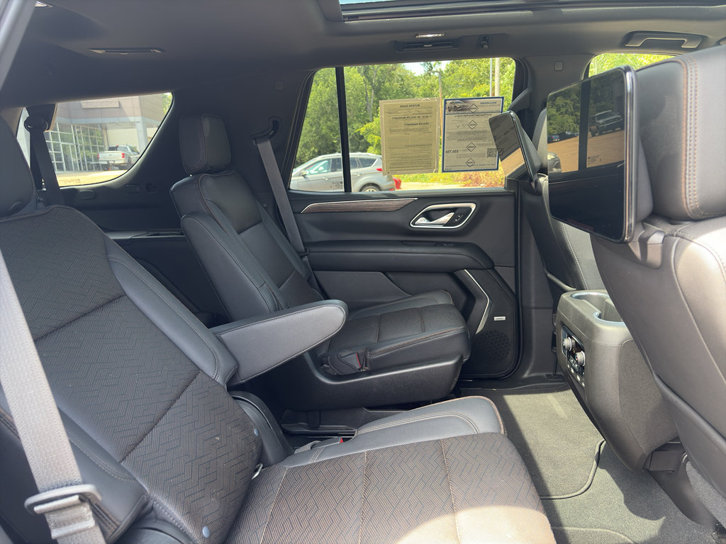 Used 2021 Chevrolet Tahoe High Country RWD image 12