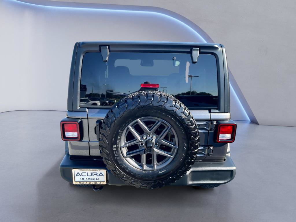 Used 2025 Jeep Wrangler Sport AWD/4WD image 3