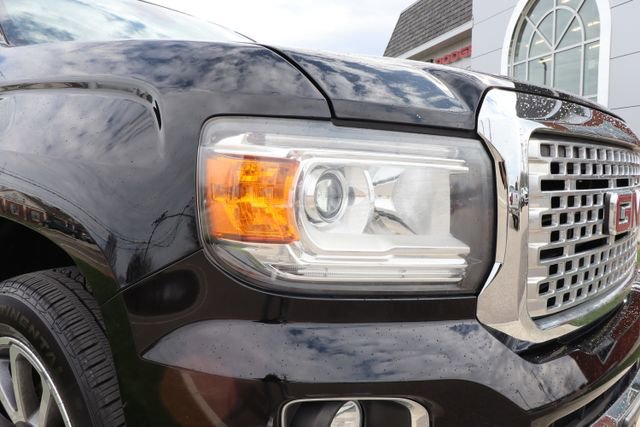 Used 2018 GMC Canyon Denali image 3