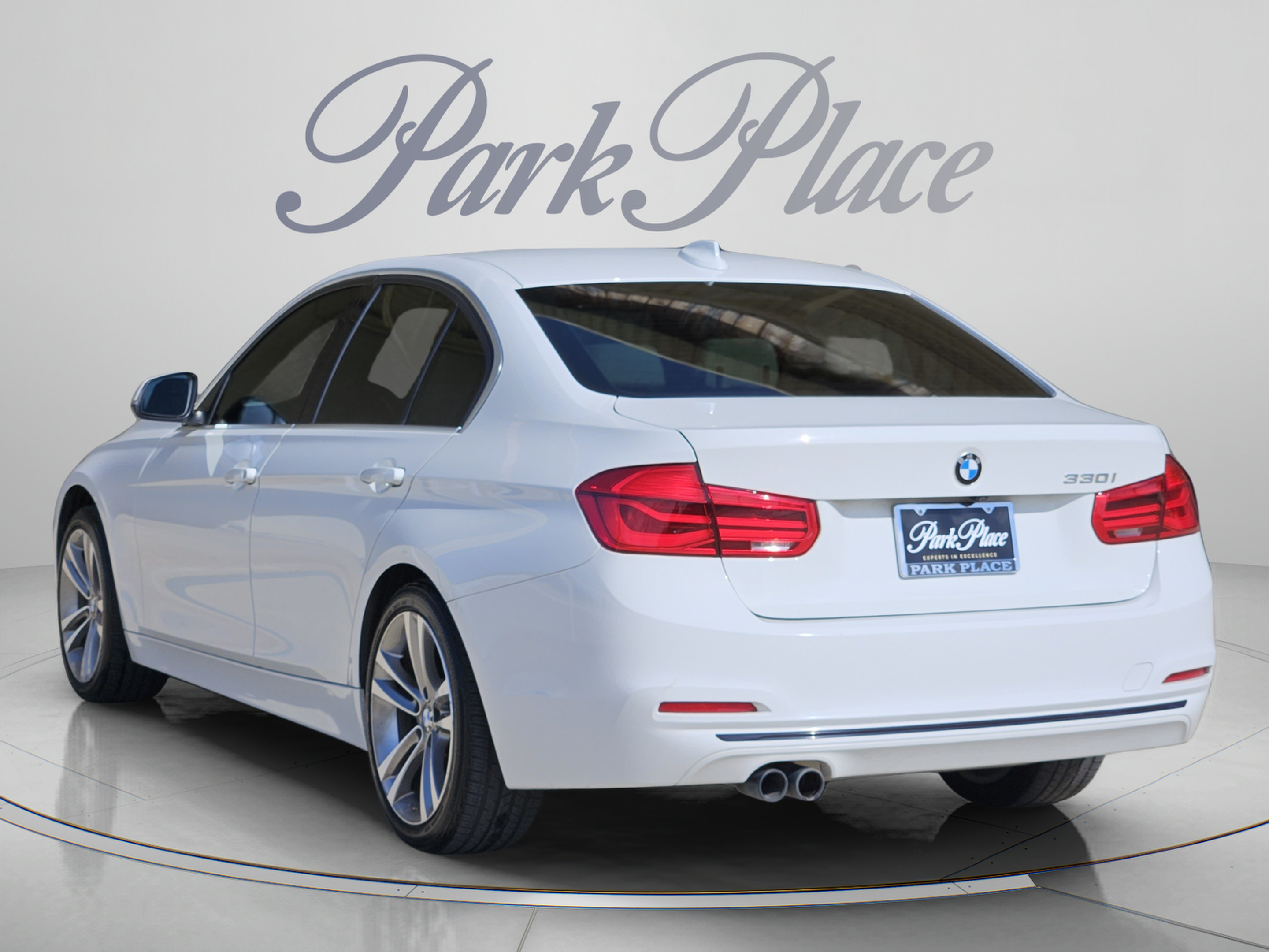 Used 2018 BMW 330i Sedan RWD image 3