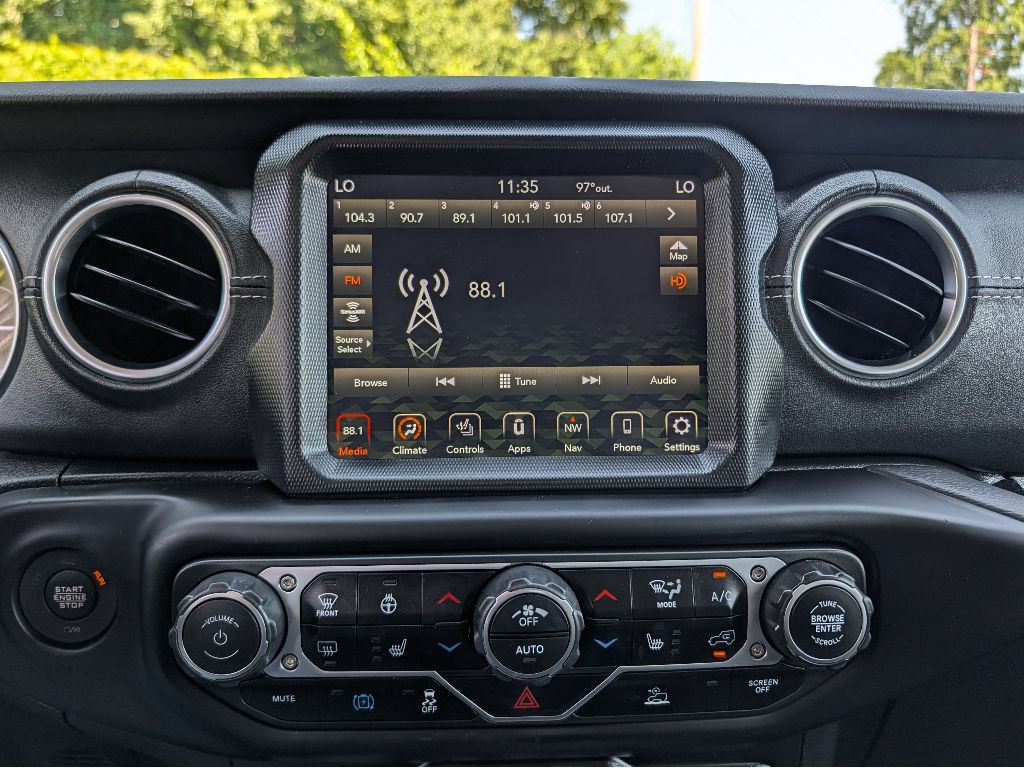 Used 2023 Jeep Wrangler Unlimited Sahara w/ Cold Weather Group AWD/4WD image 25