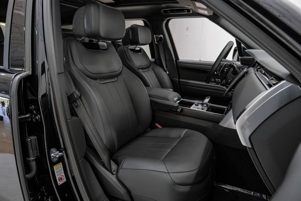Used 2023 Land Rover Range Rover SV image 32