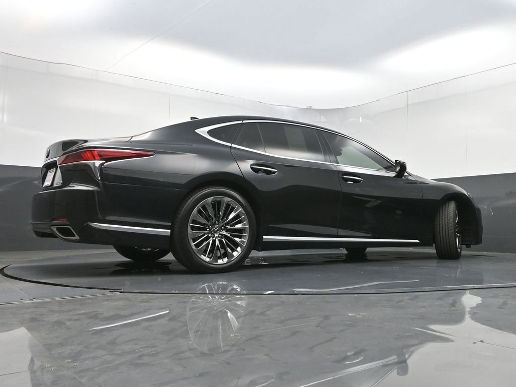 Used 2020 Lexus LS 500 w/ Accessory Package (Z2) RWD image 30