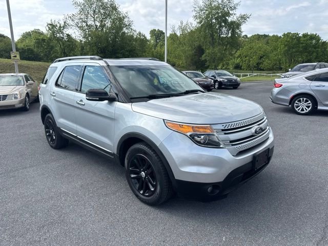 Used 2014 Ford Explorer XLT w/ Equipment Group 202A AWD/4WD image 2