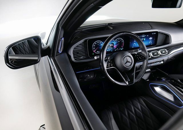 Used 2024 Mercedes-Benz Maybach GLS 600 4MATIC image 30