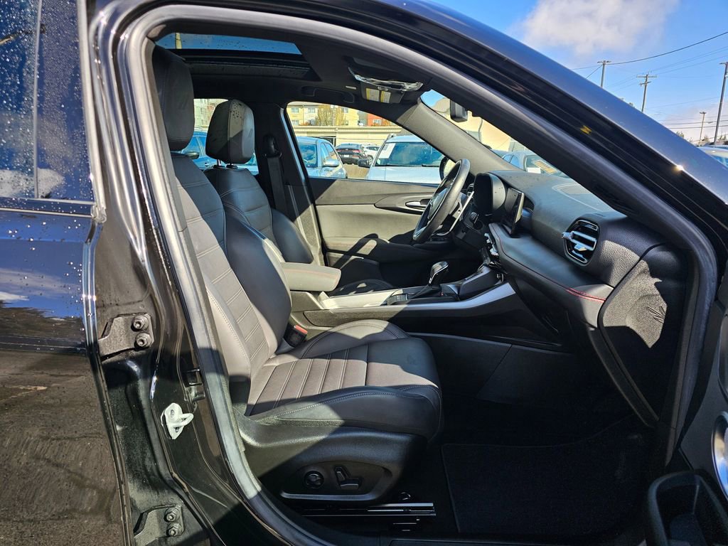 Used 2024 Dodge Hornet R/T Plus w/ Tech Pack Plus w/o Parking image 13