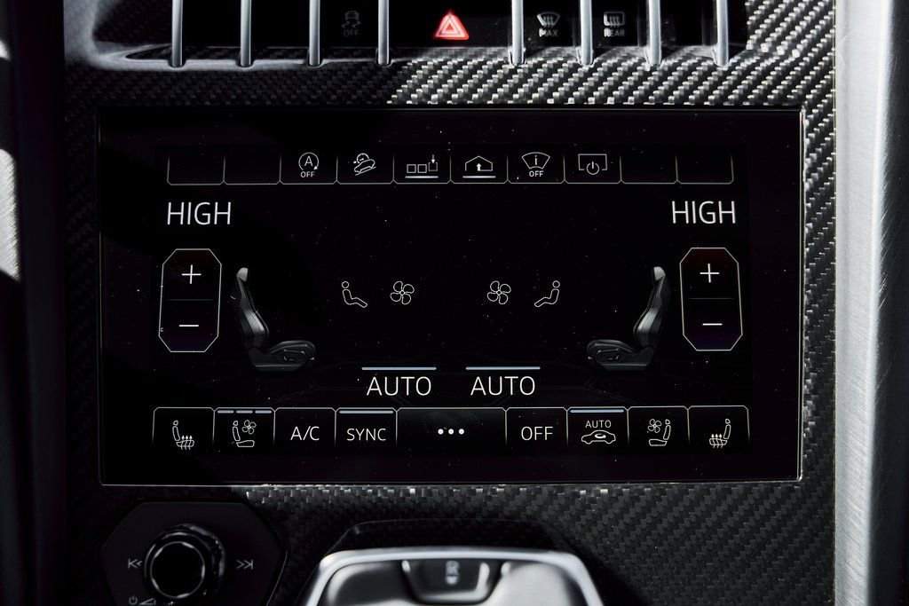 Used 2021 Lamborghini Urus AWD/4WD image 70