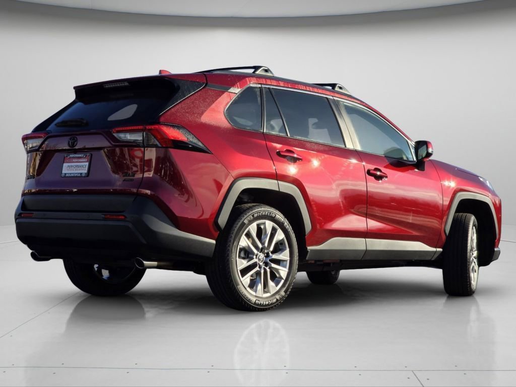 Used 2025 Toyota RAV4 XLE Premium image 23