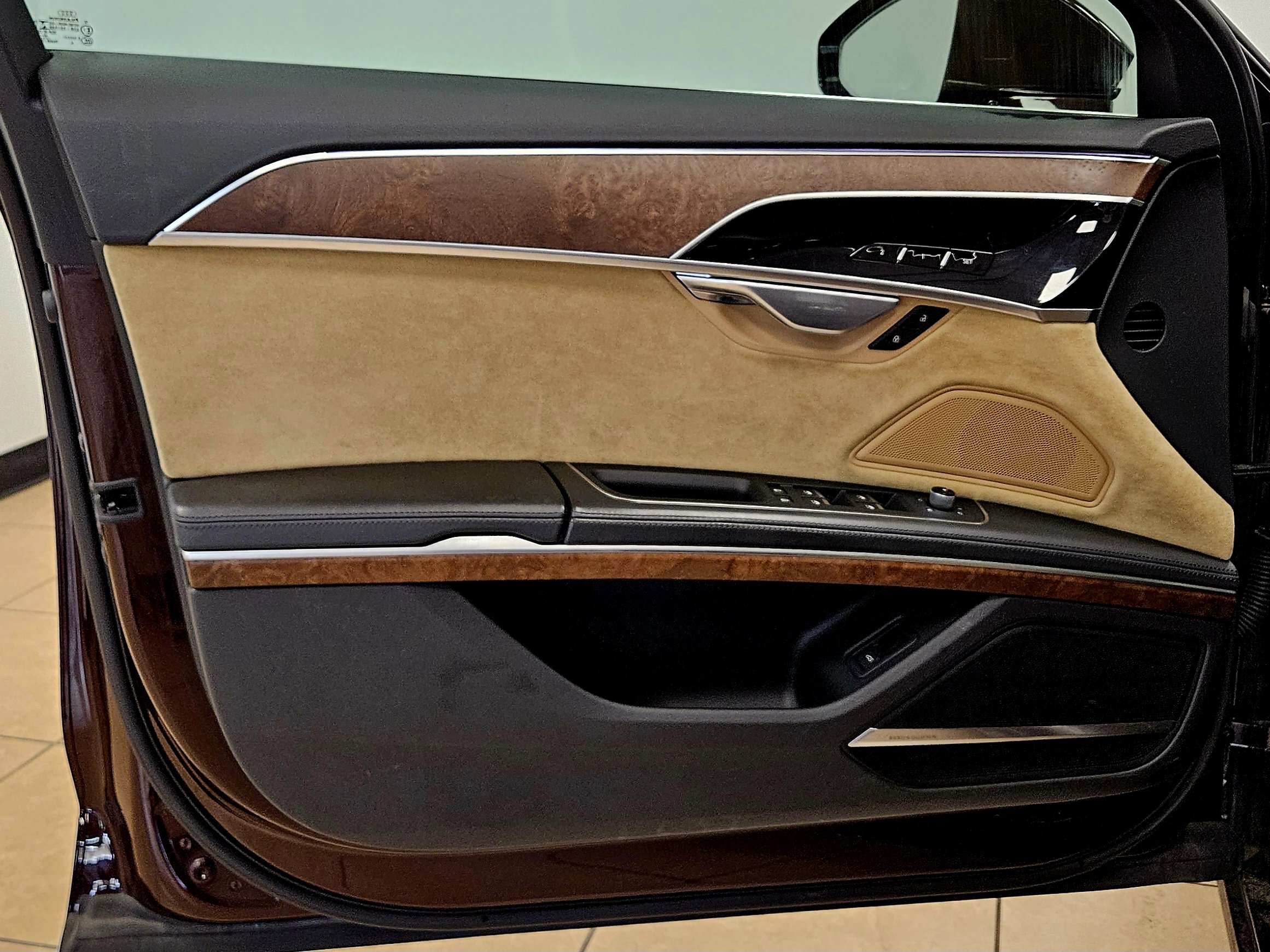 Used 2021 Audi A8 L 3.0T image 12