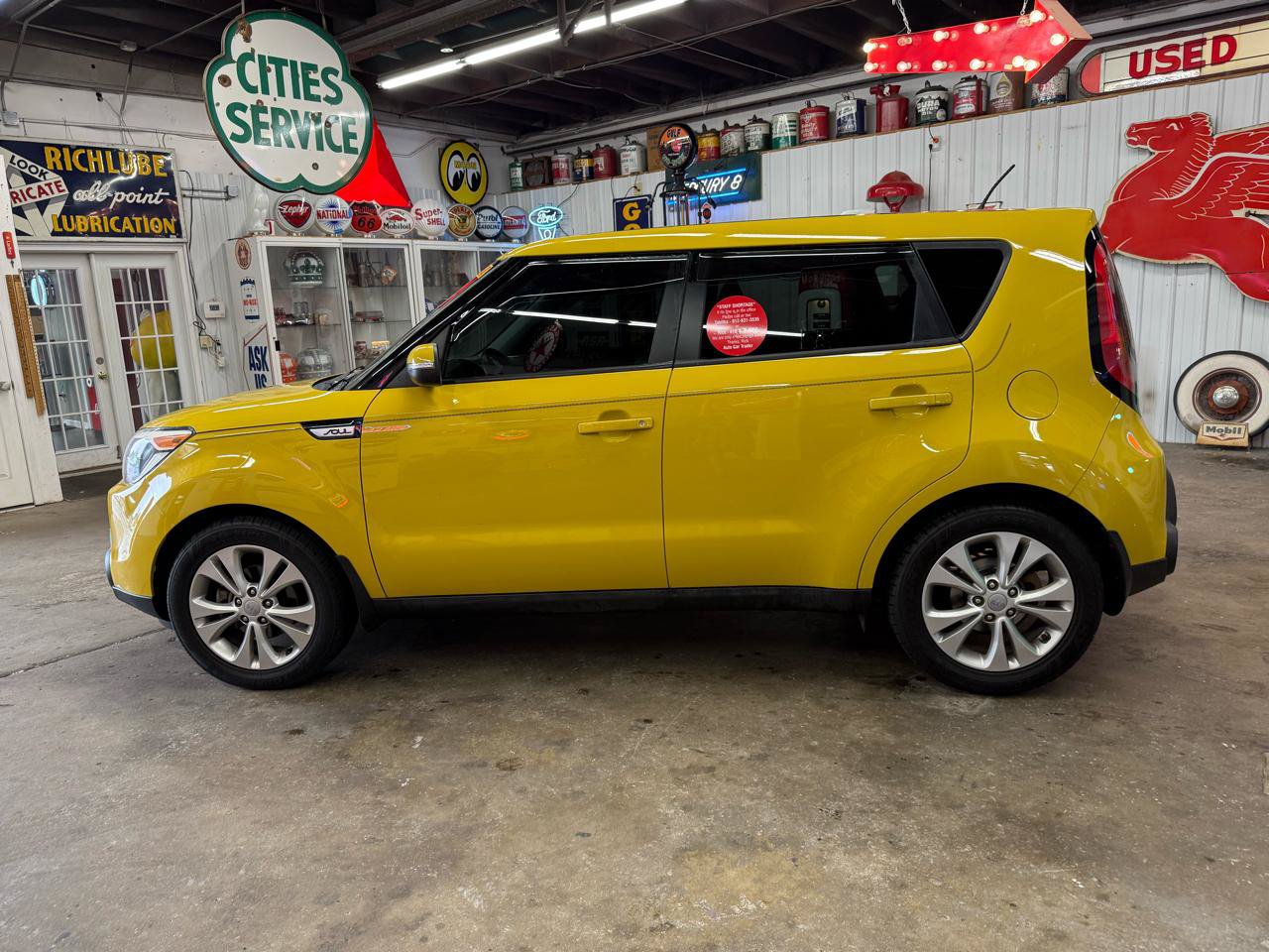 Used 2014 Kia Soul + FWD image 2