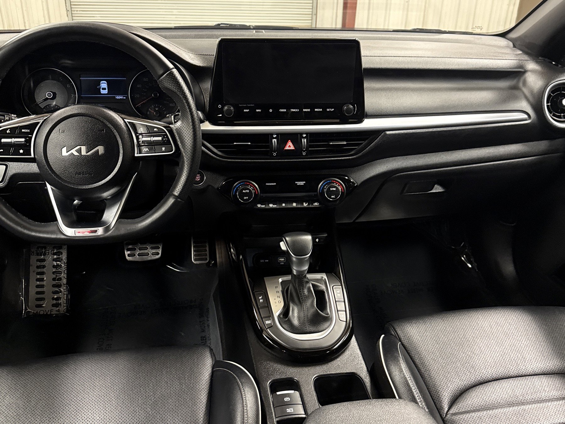 Used 2024 Kia Forte GT-Line w/ GT-Line Premium Package image 12