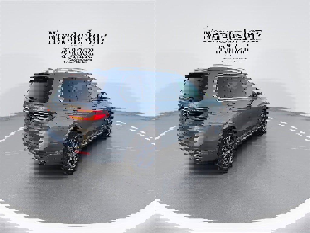 Used 2024 BMW X7 xDrive40i image 8