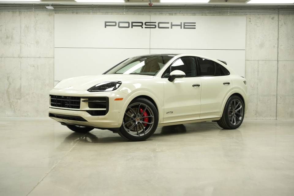 New 2026 Porsche Cayenne GTS image 1