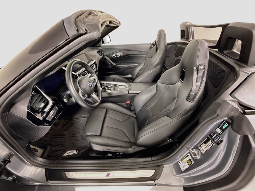 Used 2025 BMW Z4 sDrive30i RWD image 18