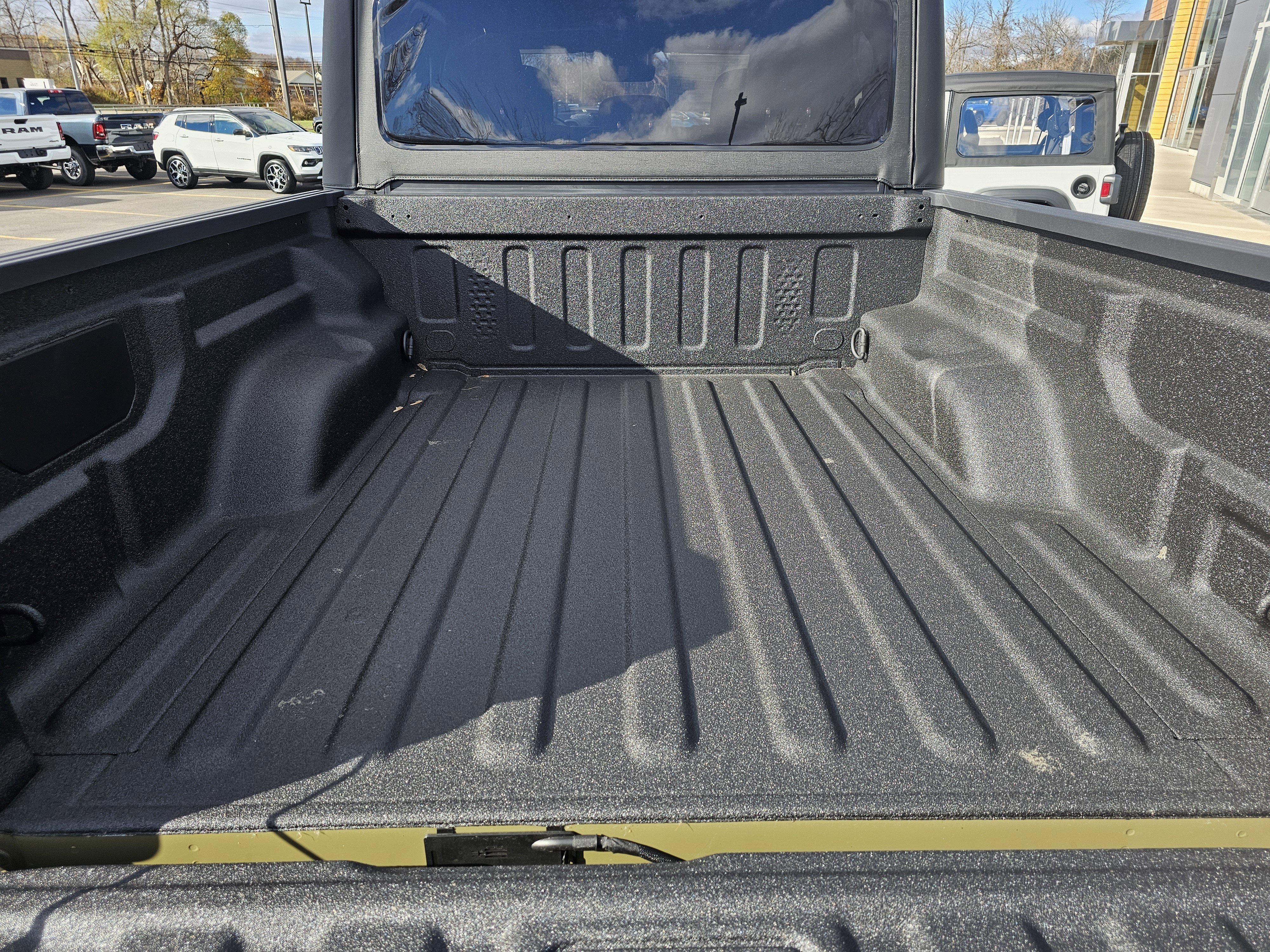 New 2025 Jeep Gladiator Sport image 5