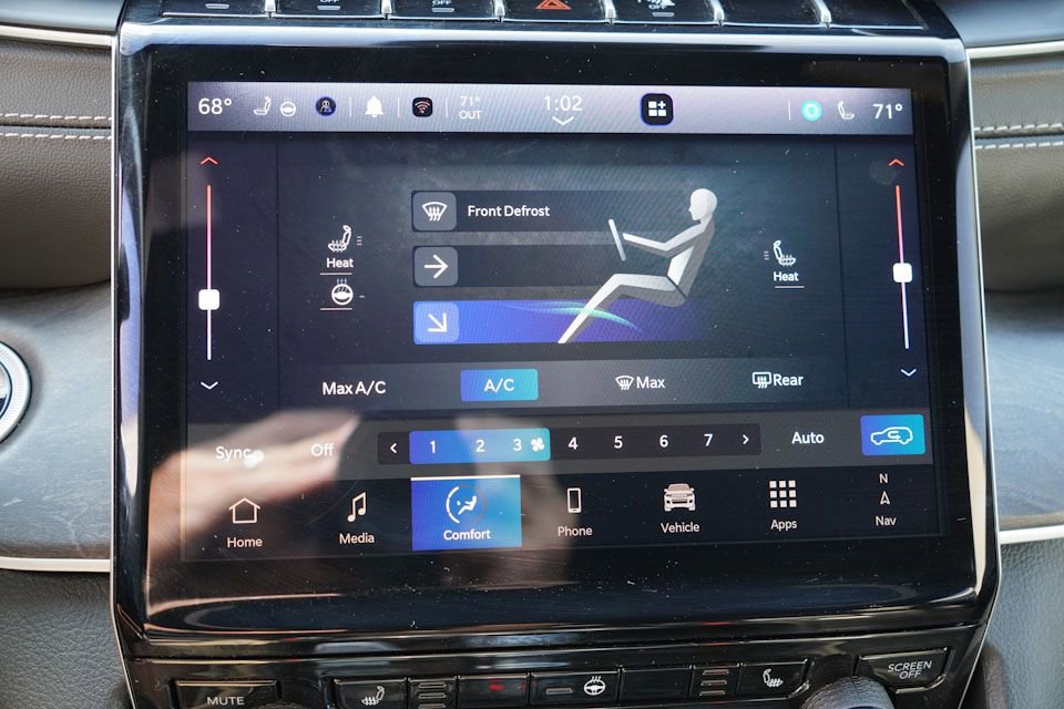 Certified 2025 Jeep Grand Cherokee Limited image 27