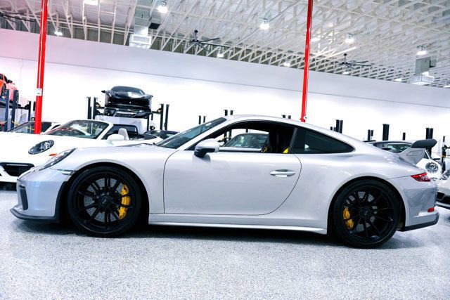 Used 2018 Porsche 911 GT3 image 2